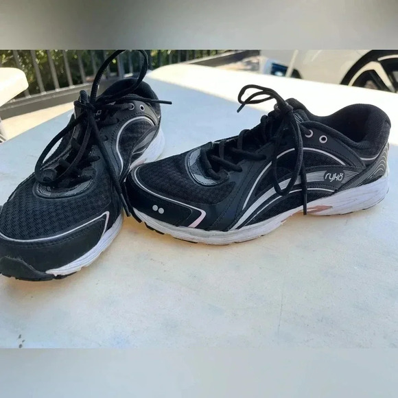 Ryka Women's Sky Walk Sneaker size 8.5 - Picture 1 of 3